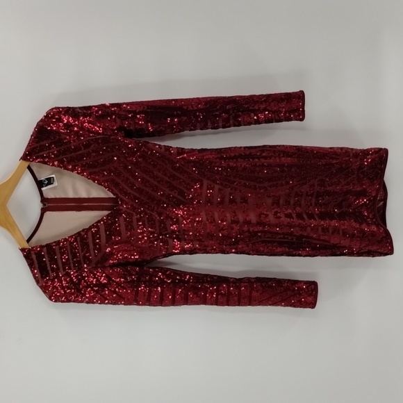 Windsor maroon sequin homecoming HOCO mini fitted dress size small Windsor - Picture 1 of 8
